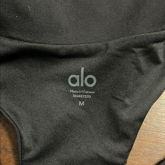 Alo Black Collared Women's Top - Picture 4 of 5